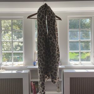 Boutique cheetah print scarf
